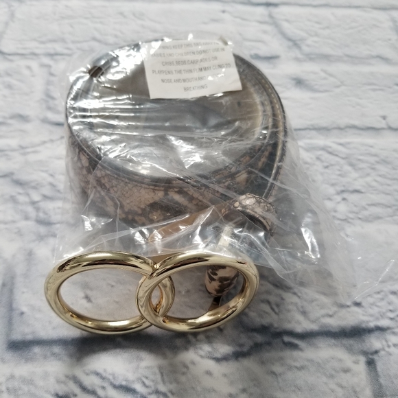 NWT Double O Ring Snakeskin Design Belt - Picture 3 of 5